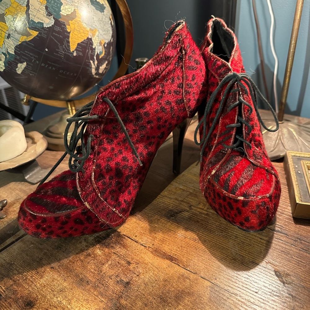 Red leopard print stiletto heel. promise brand heel